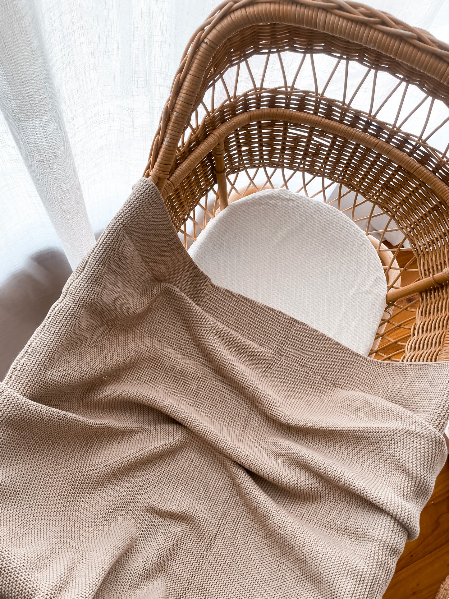 Classic Knitted Blanket - Fawn