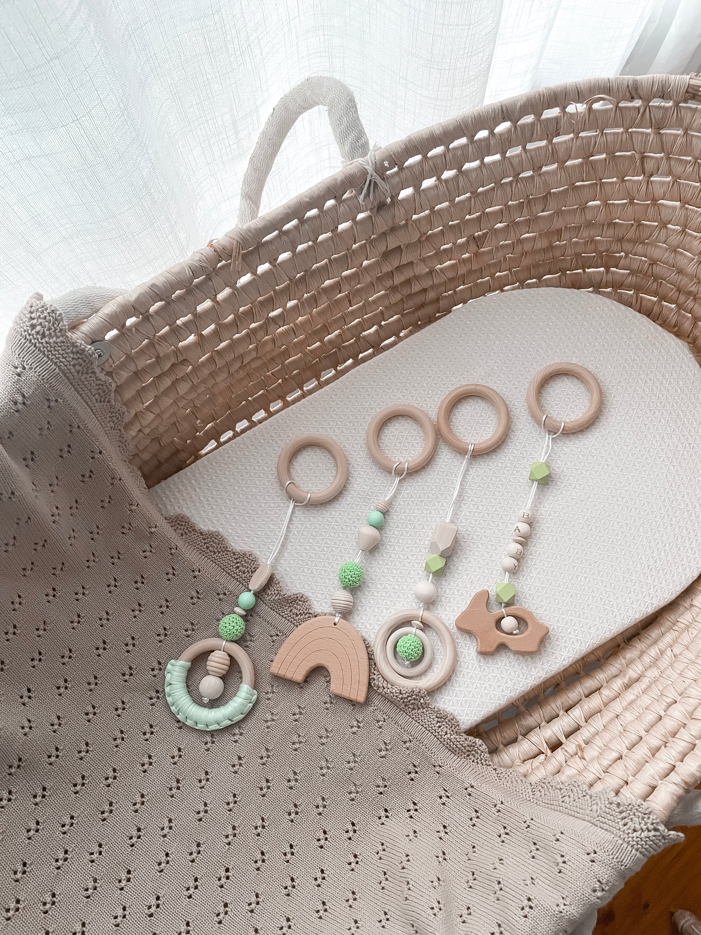 Avalia Wooden Hanging Pendants - Green