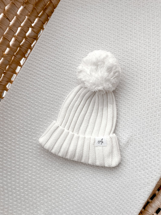 Knitted Ribbed Beanie - Milk