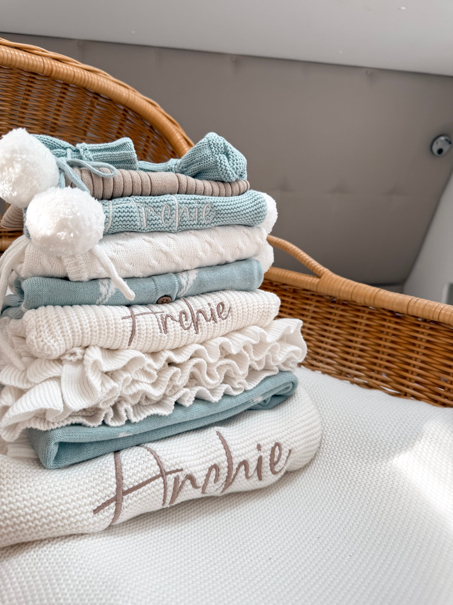 Classic Knitted Blanket - Milk