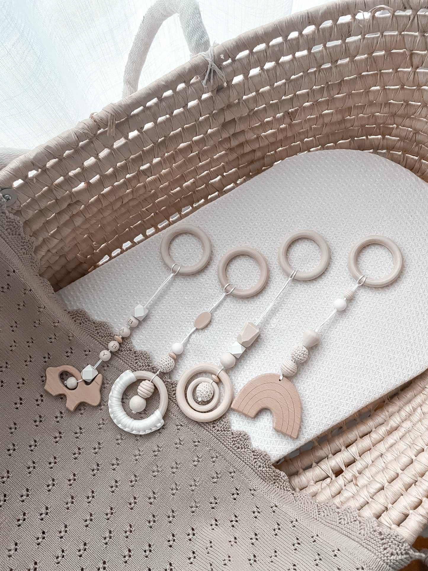 Avalia Wooden Hanging Pendants - White