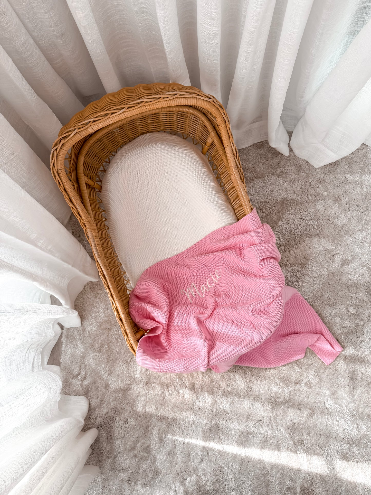 Classic Knitted Blanket - Blossom