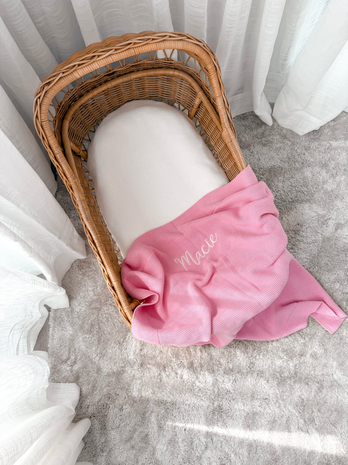 Classic Knitted Blanket - Blossom
